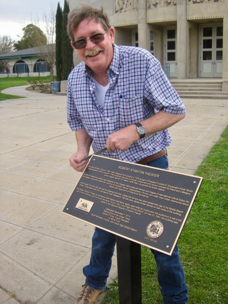 Plaque installation